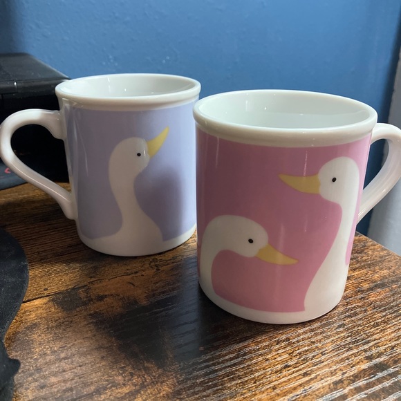 Adorable Vintage Pink & Purple Duck Mugs - Picture 5 of 5